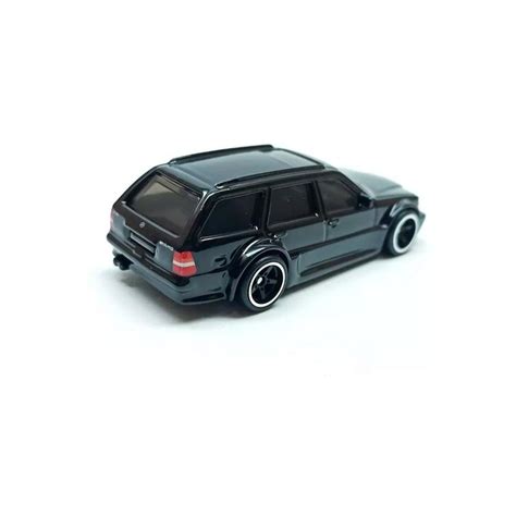 Carrinho Hot Wheels Premium Mercedes Benz Amg E Estate Edição Especial Boulevard Mattel