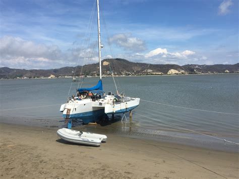 Careening our Sailboat in Ecuador | Green Coconut Run