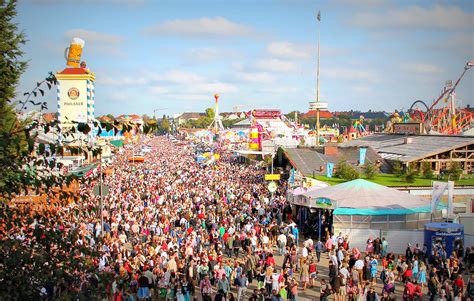 Munich Oktoberfest Hours Of Events Beer Tents Outfits