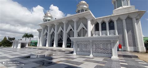 Hari Ini Masjid Raya Al Kautsar Kendari Gelar Salat Jumat Dengan