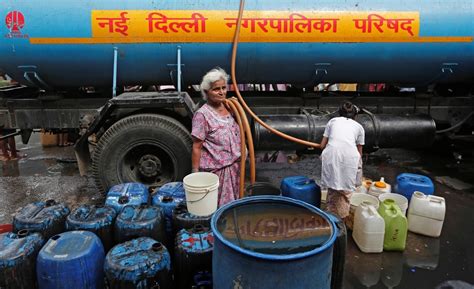 In Drought Hit Delhi The Haves Get Limitless Water The Poor Fight For