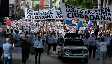 Miles De Personas Marcharon En Panamá Contra La Reforma Electoral Y La