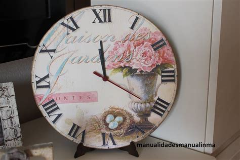 manualinma Reloj de decoupage hecho con cartón