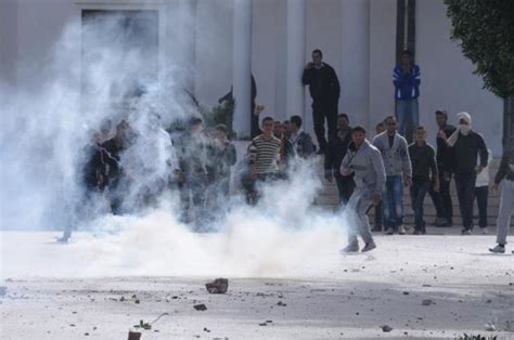 Tunisie Origines Des Affrontements Entre Forces De Lordre Et