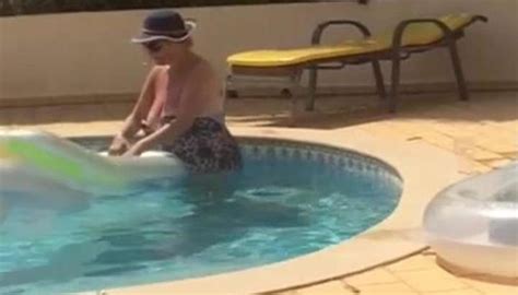 Big Tits Milf Fall Out Wardrobe Malfunction Nip Slip TNAFlix Porn Videos