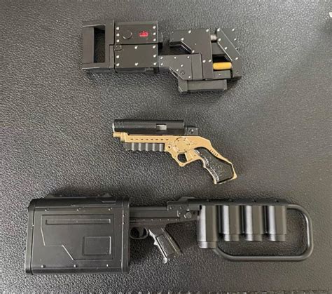 FREE LOCAL POSTAGE DC THE DARK KNIGHT RISES HOT TOYS 1 6 SCALE DX19 BATMAN BRUCE WAYNE WEAPONS