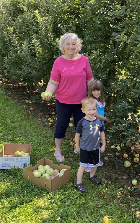 Autumn Apple Picking - Bushel & a Pickle