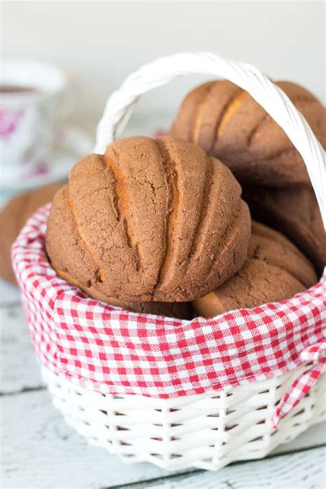 Mexican Sweet Bread (Conchas) - Cooking The Globe