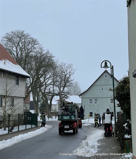 Jugendfeuerwehr Im Einsatz Alle Weihnachtsb Ume In Kaltenlengsfeld