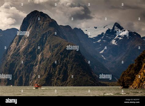 Berglandschaft Aus Milford Sound Bootsfahrt Fiordland National Park