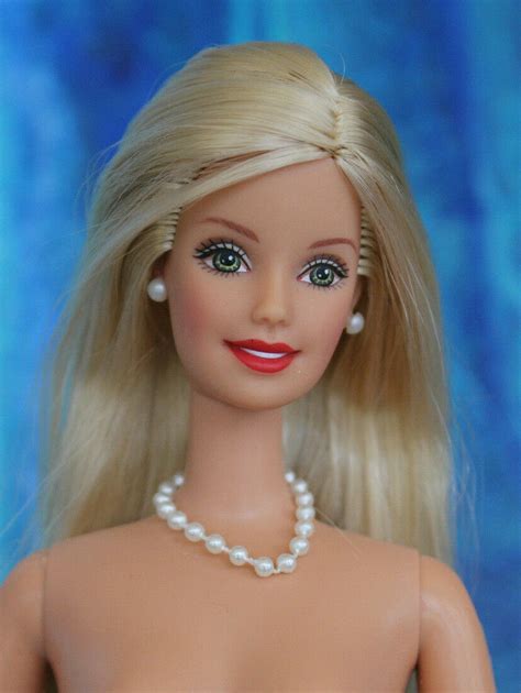 Nude Blonde Straight Hair Tnt Green Eyes Ceo Barbie Articulated Elbow