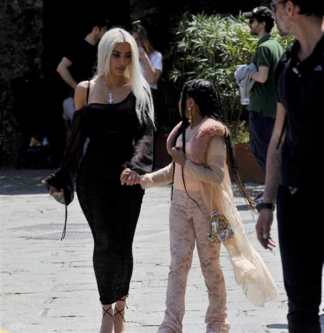 Kim Kardashian Fantastic Cleavage Hot Celebs Home