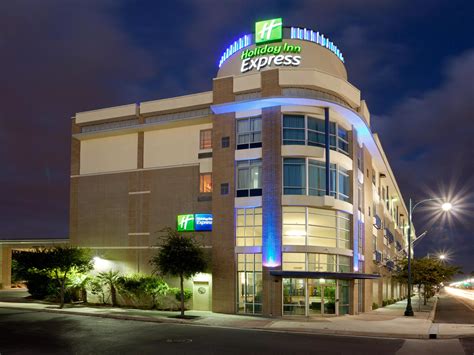 Holiday Inn Express & Suites San Antonio Rivercenter Area Hotel by IHG