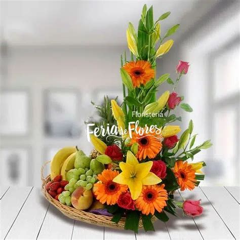 Arreglo Floral Con Frutas Quitana Rosas Gerberas Lirios