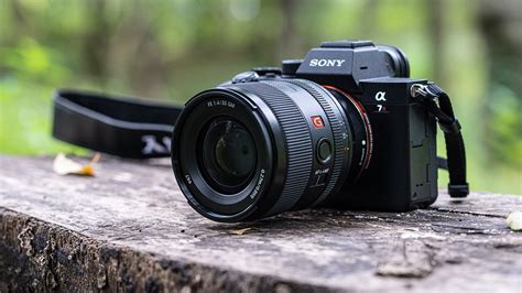 Sony FE 35mm F1 4 GM Expands G Master Lens Line PCMag