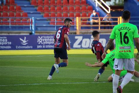 SEGUNDA B Cuatro Golazos Para Repartirse Los Puntos De Almendralejo