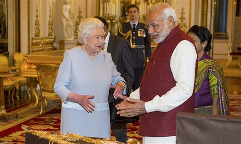 Modis Day Out Indian Pm Meets Queen Elizabeth World Dawncom