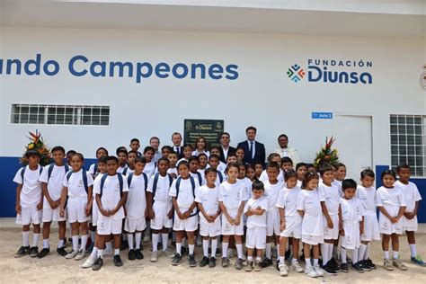 Fundaci N Real Madrid Y Fundaci N Diunsa Inauguran La Escuela