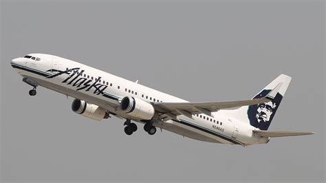 Passenger Helps Subdue Naked Man On Seattle Flight To Alaska King