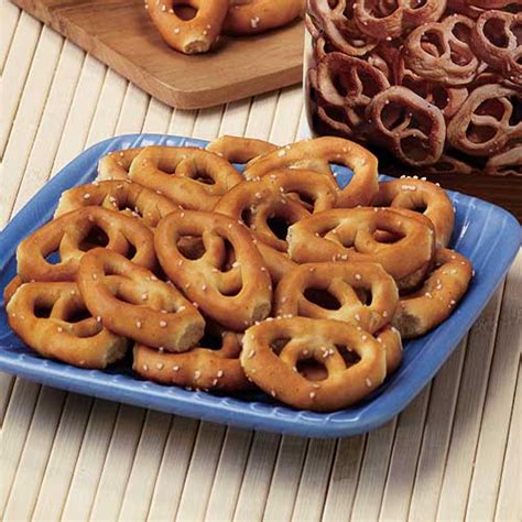 Pretzel Twists - Private Label Products, Snacks and Desserts - Robard ...