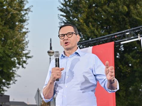 Embargo na ukraińskie zboże Morawiecki Polska utrzyma całkowity zakaz