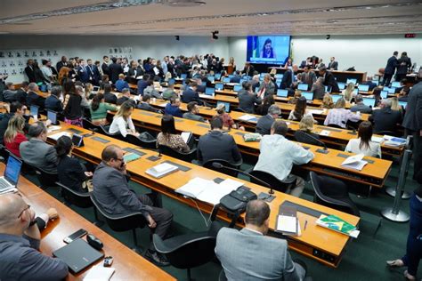 Comissão do Congresso conclui votação de um projeto sobre regras do