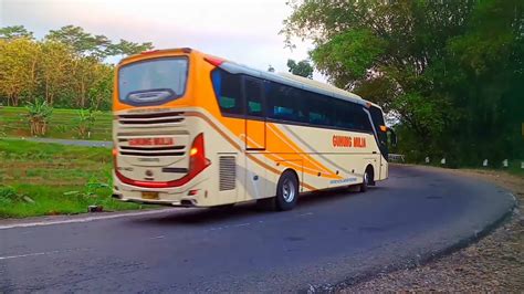 Hunting Bus Telolet Dan Truck Di Tikungan Youtube