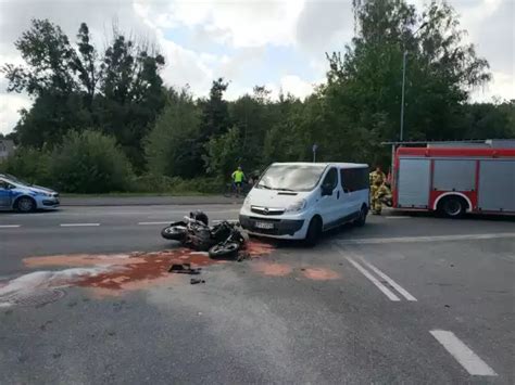 Rybnik Motocykl Zderzy Si Z Busem Dwie Osoby Ranne Jedn Do