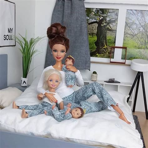 Pregnant Barbie Doll With Twins - PREGNANTSI