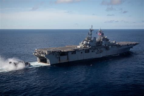 Uss Kearsarge Lhd 3 Conducts Amphibious Operations In The Atlantic