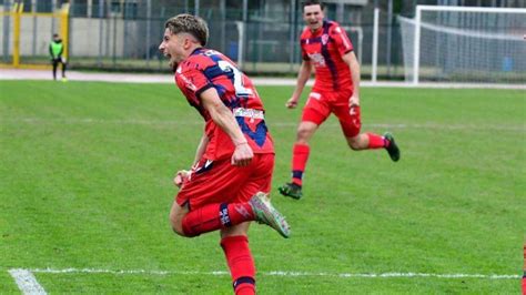 Serie C Il Padova Batte Il Renate E Sogna Il Mantova Dei Marziani