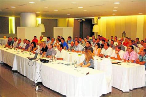 Trazan una hoja de ruta para salvar la agricultura ecológica