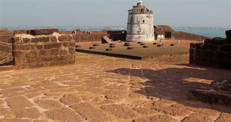 Fort Aguada Goa, India (Entry Fee, Timings, History, Built by, Images & Location) - Goa Tourism