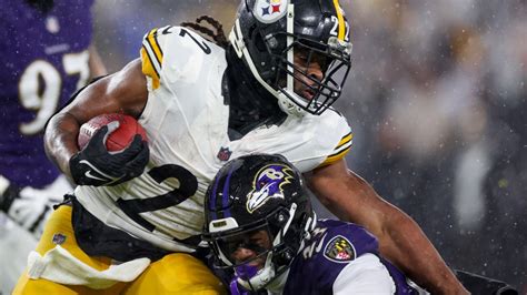 Najee Harris reflects on first 10-win season with Pittsburgh Steelers