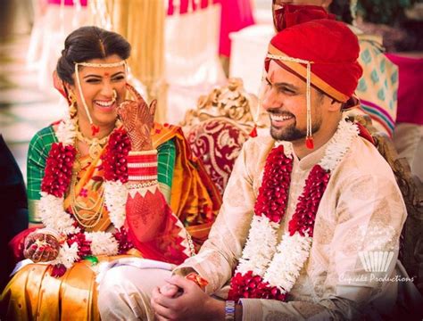 creative wedding photography ideas  add  edge   wedding album