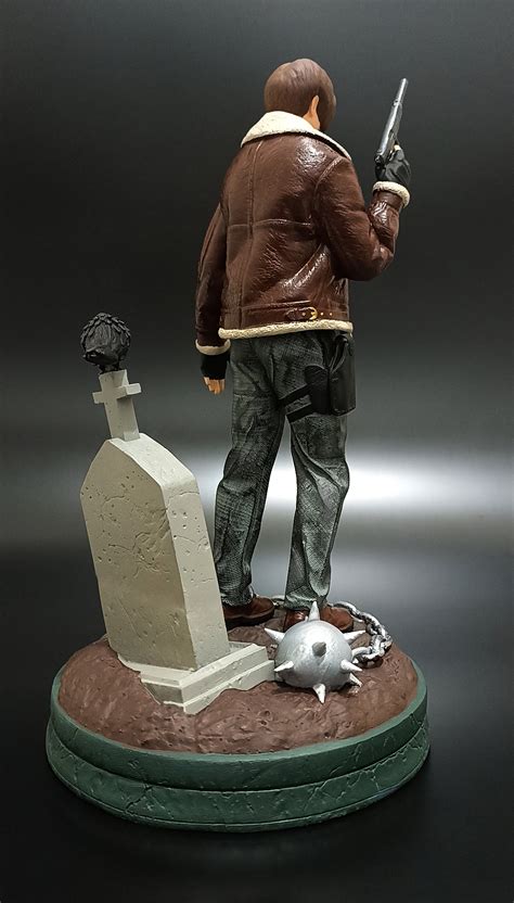 Leon Kennedy Resident Evil Statue Figure - Etsy