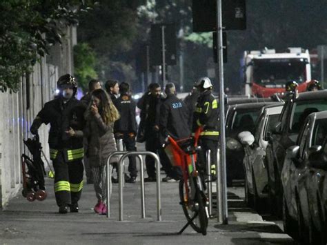 Milano Fuga Di Gas In Via Desenzano Ottanta Persone Evacuate Corriere It