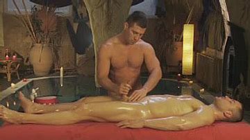 Il Sexy Massaggio Dei Gay Porn300