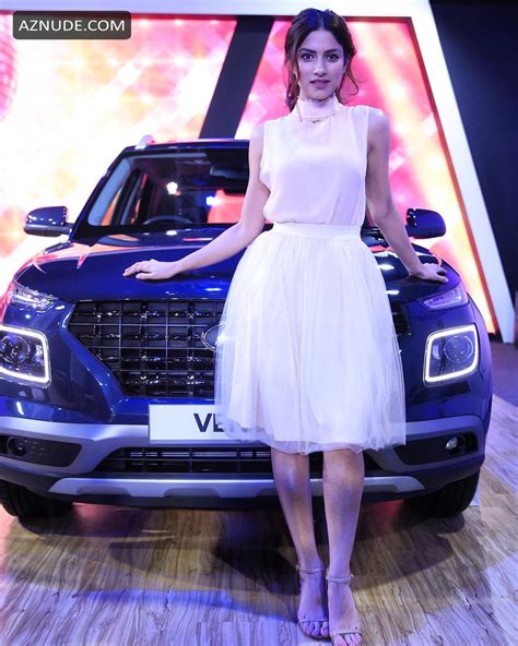 Sapna Pabbi Hot Pics Collection Aznude