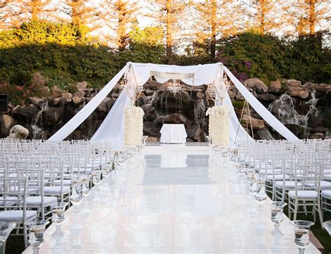 16 All White Wedding Ideas Inspired By This