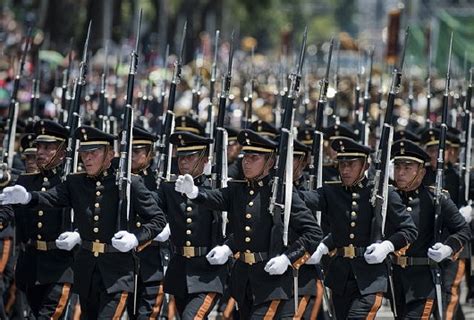 Mexico’s Military Parade | andrewcusack.com