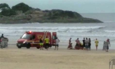 Turista morre afogado em praia de Guarujá Litoral SP