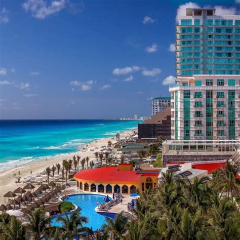 Two Top-Rated Cancun Resorts Are Offering Family Packages This Summer ...