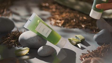 GRAYMELIN MUGWORT CALMING GEL CALMING GEL มอบความชุ่นชื้น ปลอบประโลมผิว ...