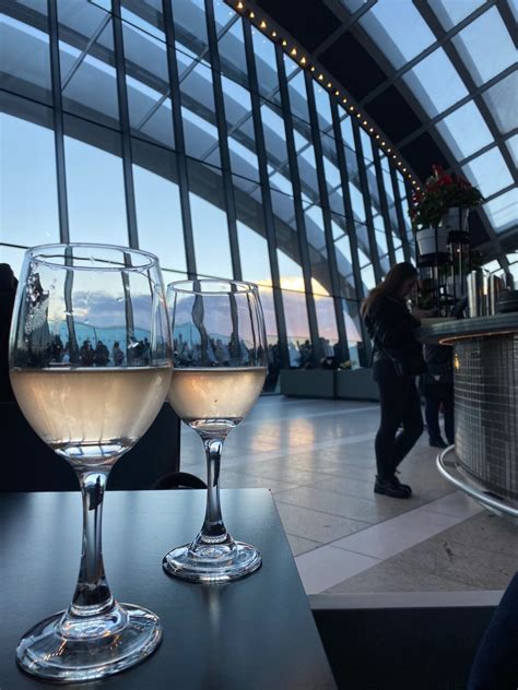 Unraveling the Globe-Trotting Adventures of Jackie Hatten: A Life Well-Travelled 17