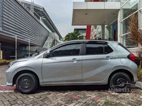 Daihatsu Ayla M Hatchback Daihatsu Ayla New Year Sale Dp