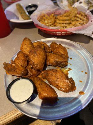 Pluckers Wing Bar Shepherd Updated January Photos