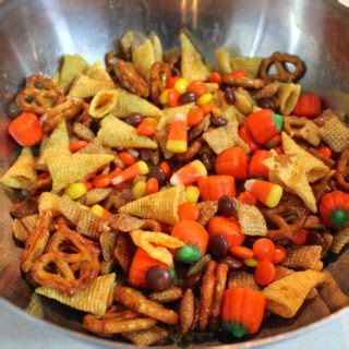 Fall Harvest Chex Mix Halloween Snack Mix Recipe Recipe Halloween