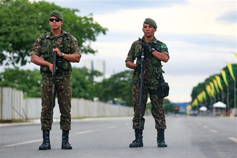 Reajuste De Sal Rios Dos Militares Trava Reforma Da Previd Ncia