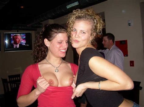 Public Flashing Dares Pictures Of Real Nude Girls